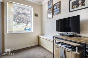 Bedroom 4/Study- click for photo gallery